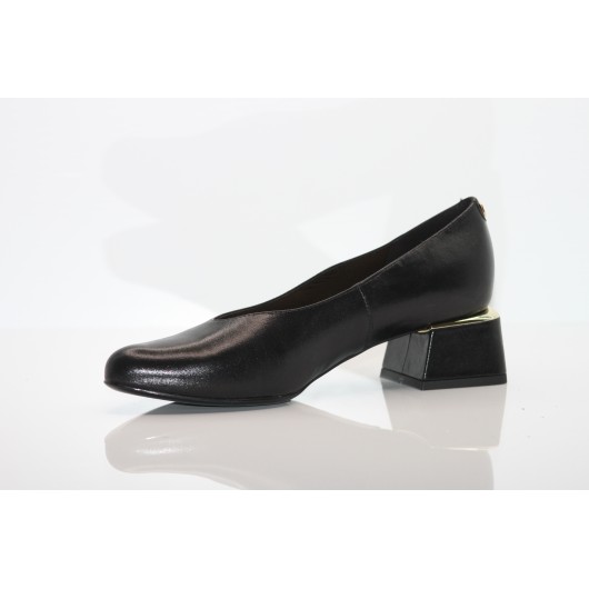 Czółenka damskie skórzane Sala na niskim obcasie