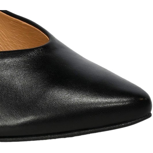 Klasyczne skórzane czółenka czarne na słupku Clasicco