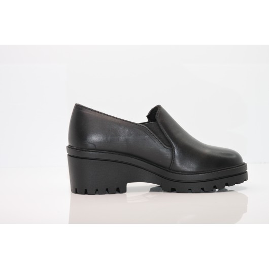 Półbuty damskie skórzane czarne na koturnie Sokolski
