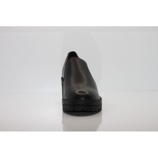 Półbuty damskie skórzane czarne na koturnie Sokolski