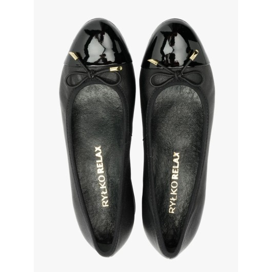 Czarne skórzane czółenka damskie z ozdobną kokardką Ryłko