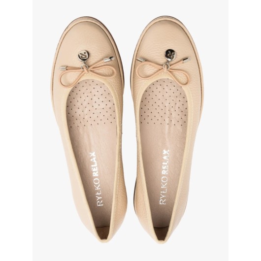 Beżowe skórzane baleriny damskie Ryłko