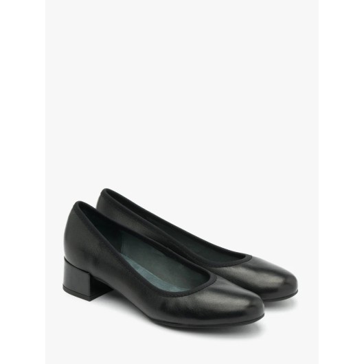 Skórzane czarne czółenka damskie na niskim obcasie Ryłko