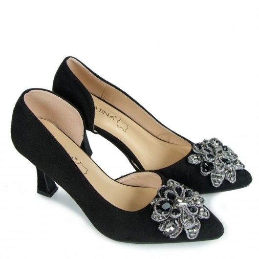 Czarne czółenka damskie z ozdobą Sabatina