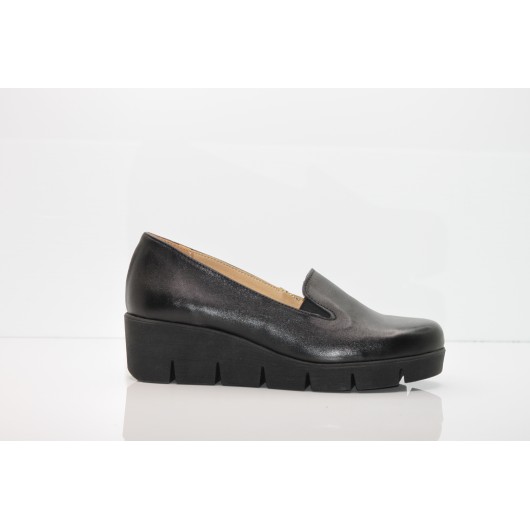 Półbuty damskie skórzane na koturnie czarne Jaromin