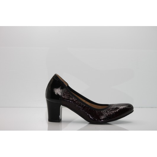 Czółenka skórzane lakierowane bordowe na słupku Jaromin