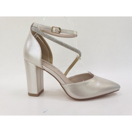 Czółenka damskie złote z ozdobą Sabatina