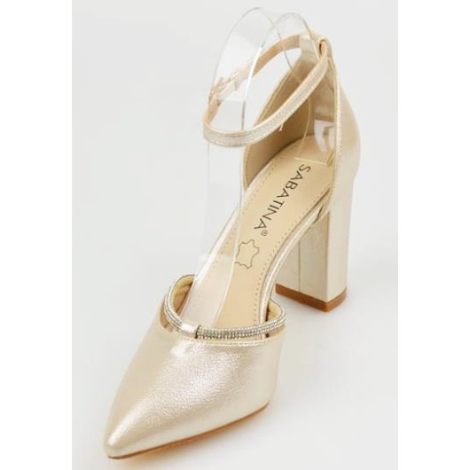 Czółenka damskie na słupku wizytowe złote Sabatina