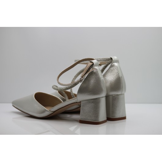 Buty wizytowe damskie Sabatina srebrne