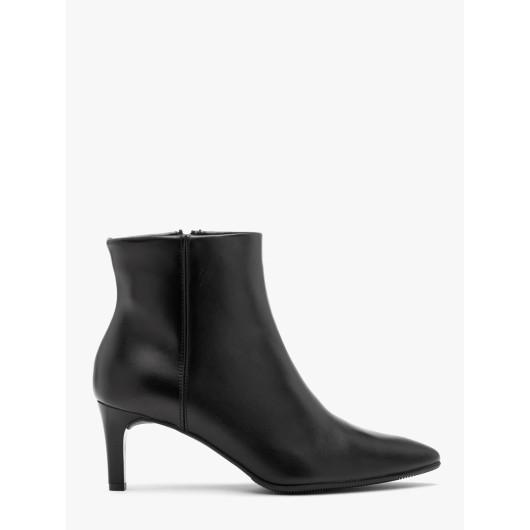 Czarne botki skórzane Ryłko na szpilce z noskiem w szpic