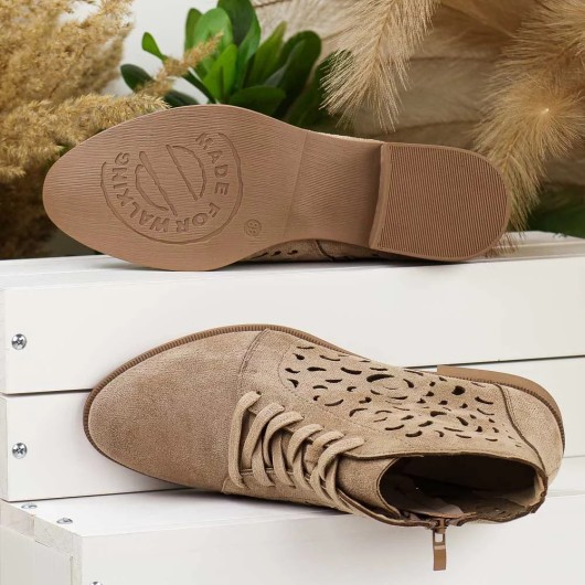 Beżowe zamszowe botki damskie M.Daszyński