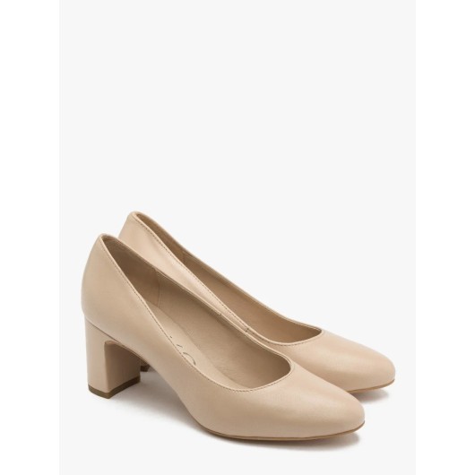 Beżowe czółenka Ryłko na słupku