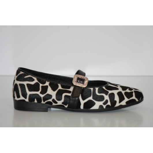 Baleriny skórzane CheBello biało-czarne z ozdobą