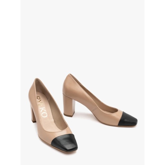 Beżowe czółenka skórzane Ryłko z czarnym noskiem na słupkowym obcasie