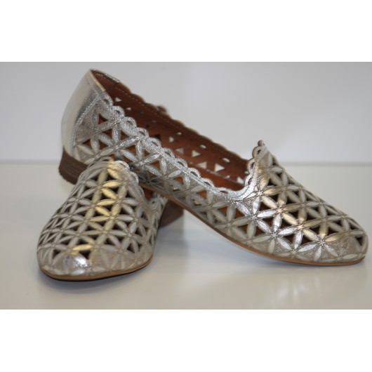 Mokasyny damskie srebrne skórzane ażurowe
