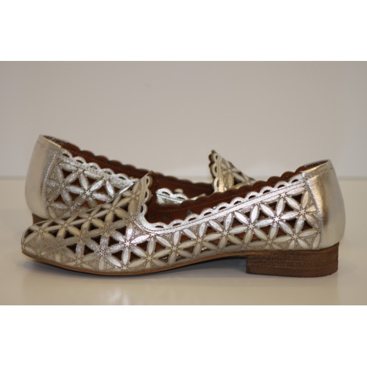 Mokasyny damskie srebrne skórzane ażurowe