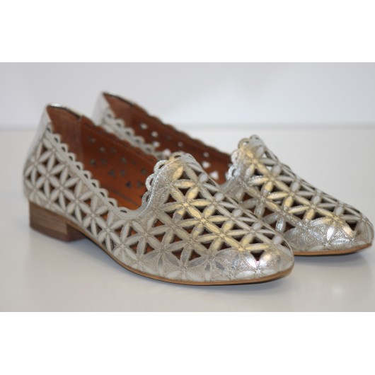 Mokasyny damskie srebrne skórzane ażurowe