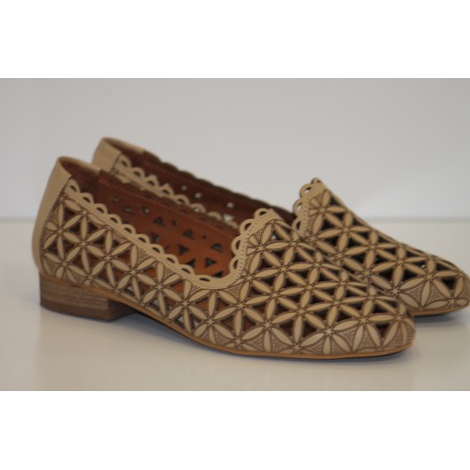 Mokasyny damskie ażurowe beżowe skóra