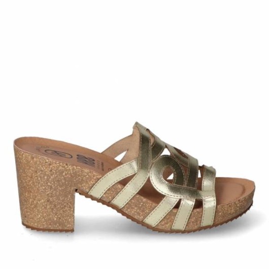 Klapki na koturnie naturalny korek