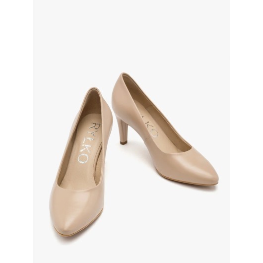 Beżowe skórzane czółenka Ryłko na szpilce