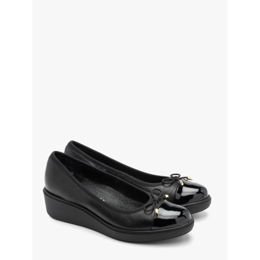 Czarne skórzane czółenka na niskiej platformie