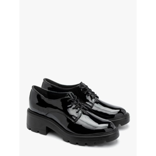 Lakierowane skórzane półbuty Ryłko na masywnym spodzie