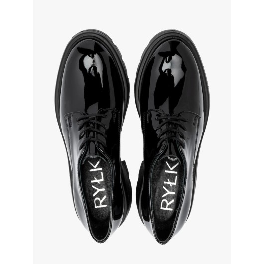 Lakierowane skórzane półbuty Ryłko na masywnym spodzie