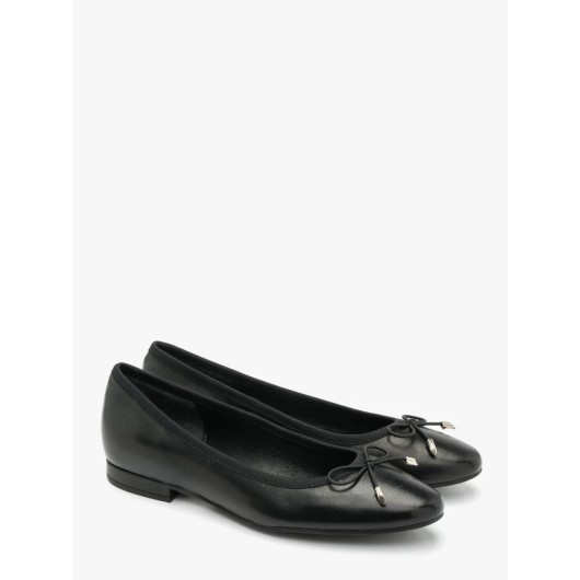 Czarne skórzane baleriny Ryłko z ozdobną kokardą