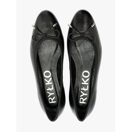 Czarne skórzane baleriny Ryłko z ozdobną kokardą