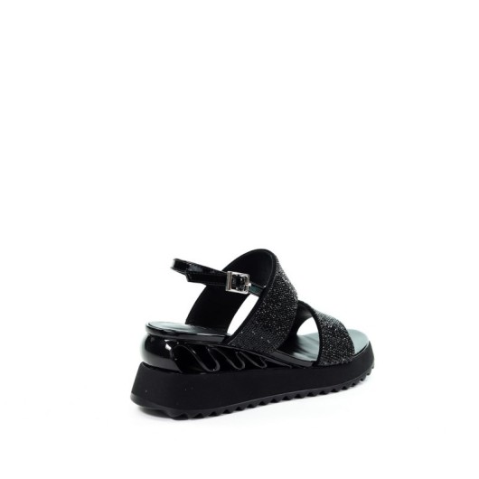 Damskie sandały czarne na koturnie GOE RR2N4255