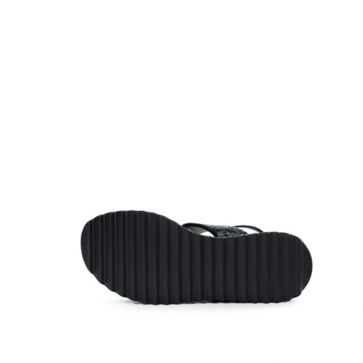 Damskie sandały czarne na koturnie GOE RR2N4255