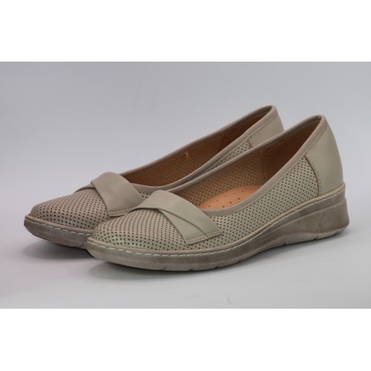 Beżowa skórzana baletka firmy Góral tegośc H