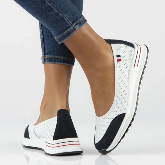 Skórzane półbuty na platformie Filippo  biało-granatowe