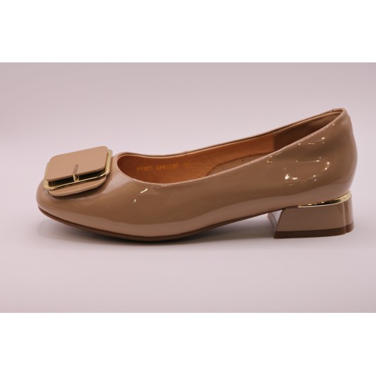 Czółenka damskie beżowe Loretta Vitale beżowe z ozdobą