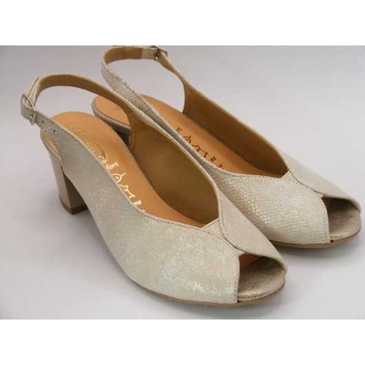 Sandałki damskie skórzane beżowe Jaromin na słupku