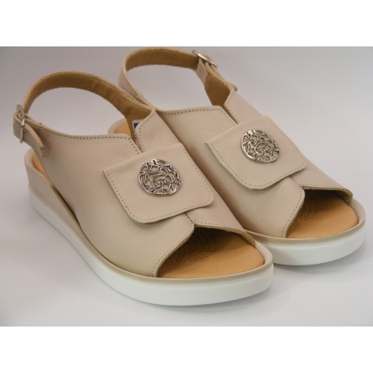 Eleganckie i wygodne sandałki damskie Jaromin skóra beżowe