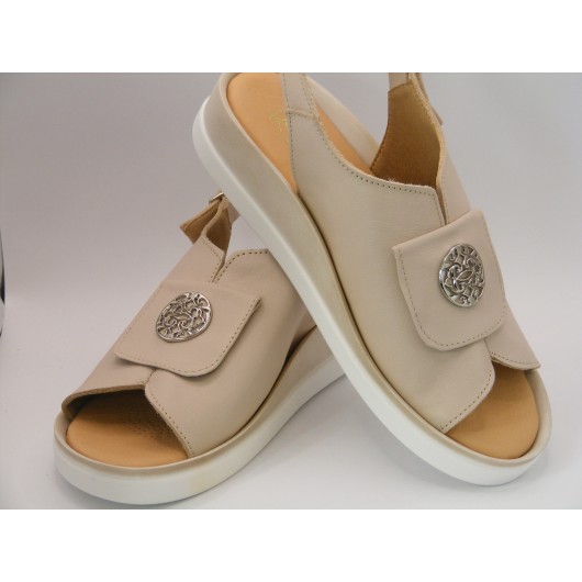 Eleganckie i wygodne sandałki damskie Jaromin skóra beżowe