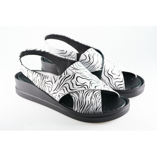 Sandałki skórzane Brodacz7040 kolor biała zebra