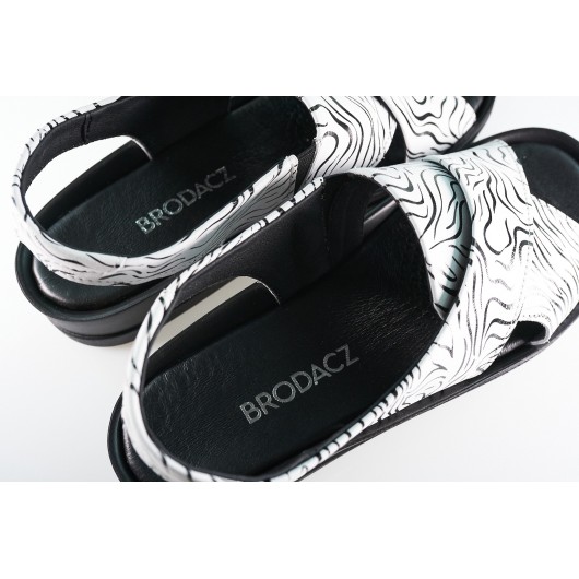Sandałki skórzane Brodacz7040 kolor biała zebra