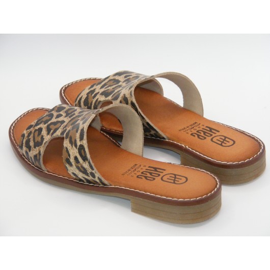 Hiszpańskie damskie skórzane kalpki w panterke Hee25300