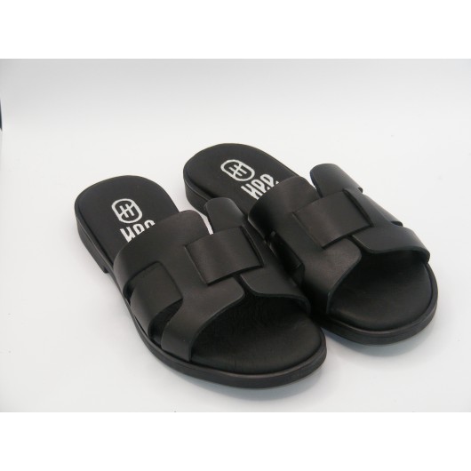 Damskie klapki czarne skórzane Hee25320