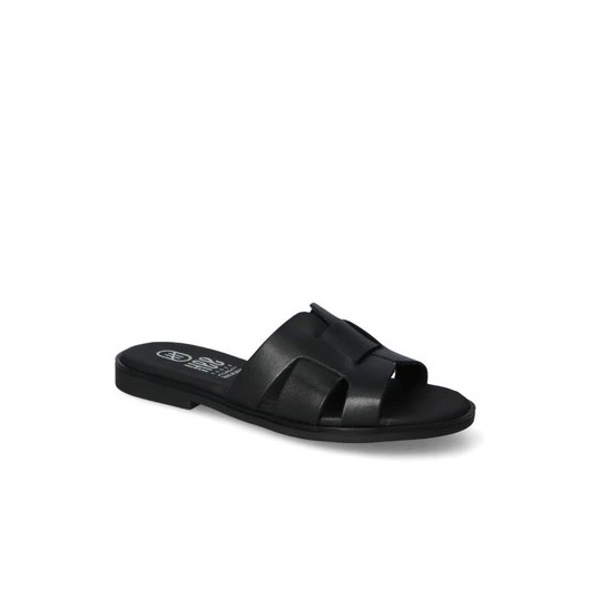 Damskie klapki czarne skórzane Hee25320