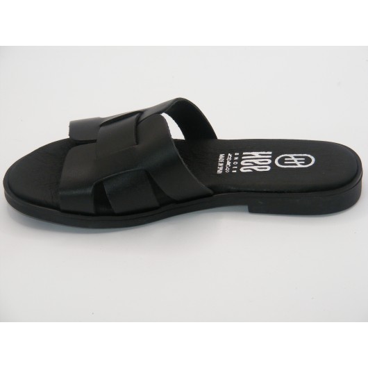 Damskie klapki czarne skórzane Hee25320