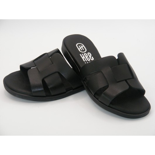 Damskie klapki czarne skórzane Hee25320