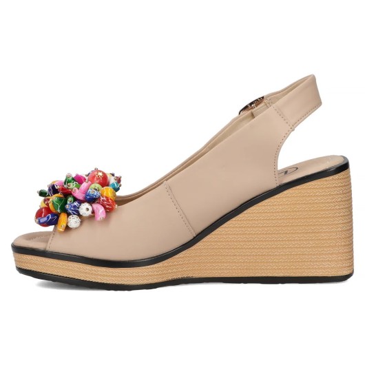 Skórzane sandały na koturnie Filippo DS6021/25 BE beżowe