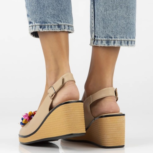 Skórzane sandały na koturnie Filippo DS6021/25 BE beżowe