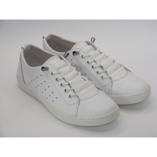 Skórzane buty sportowe Vacarro w kolorze białym. Uniwersalne, komfortowe i modne