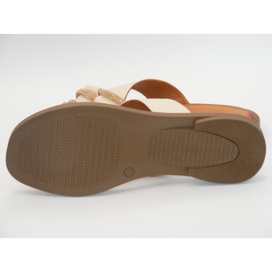 Skórzane płaskie klapki Ravini z ozdobnym paskiem – styl i wygoda na lato