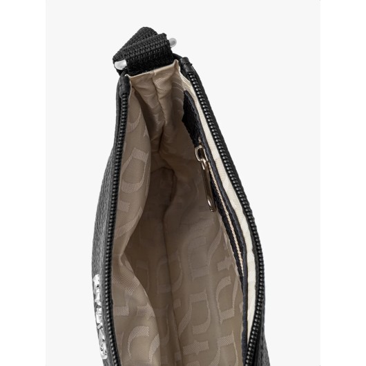 Mała, czarna skórzana torebka Ryłko na pasku z taśmy