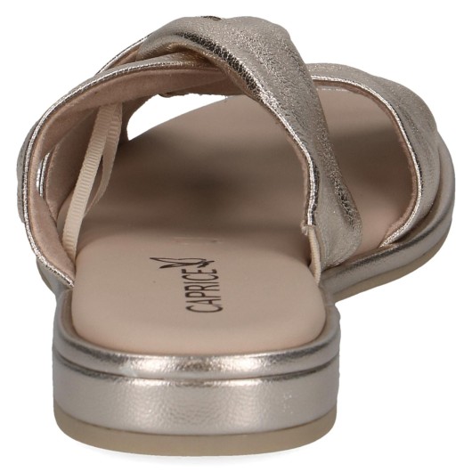 Złoty skórzany klapek Caprice 9-27100-42 – wygodny i elegancki na lato